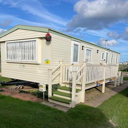 Sealands Highbury Next To Fantasy Island And Beach 8 Berth Beds Made Up For Arrival Ingoldmells Exterior foto