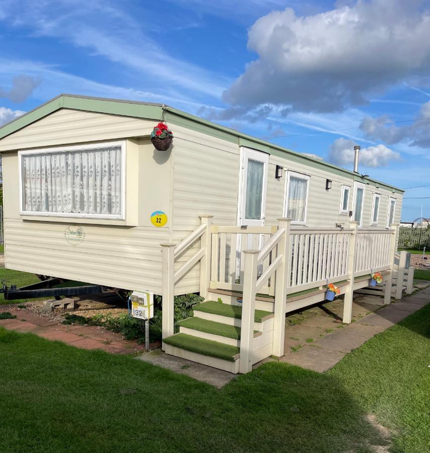 Sealands Highbury Next To Fantasy Island And Beach 8 Berth Beds Made Up For Arrival Ingoldmells Exterior foto